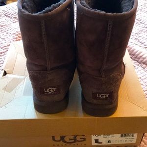 UGG Chocolate Classic Short Boot Sz 8